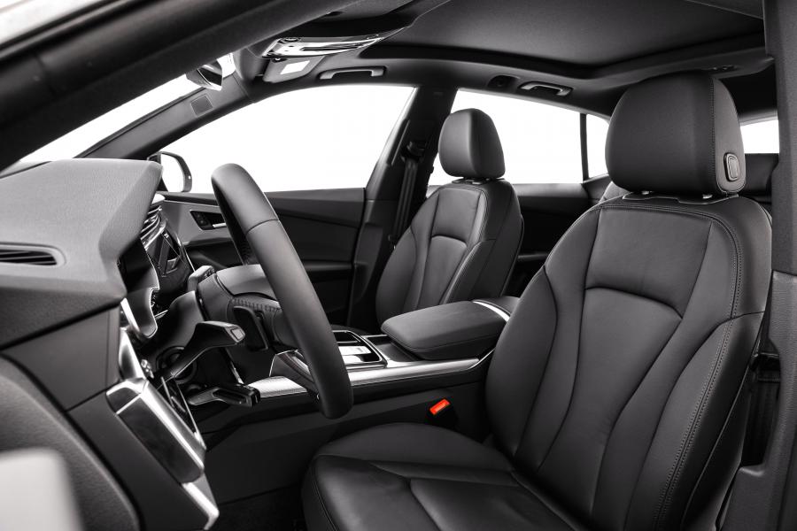 Интерьер Audi Q8 55 TFSI Quattro S-Line 2019 года  (LA) (фото 20 из 21)